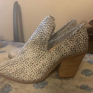 Very G heels- BRAND NEW